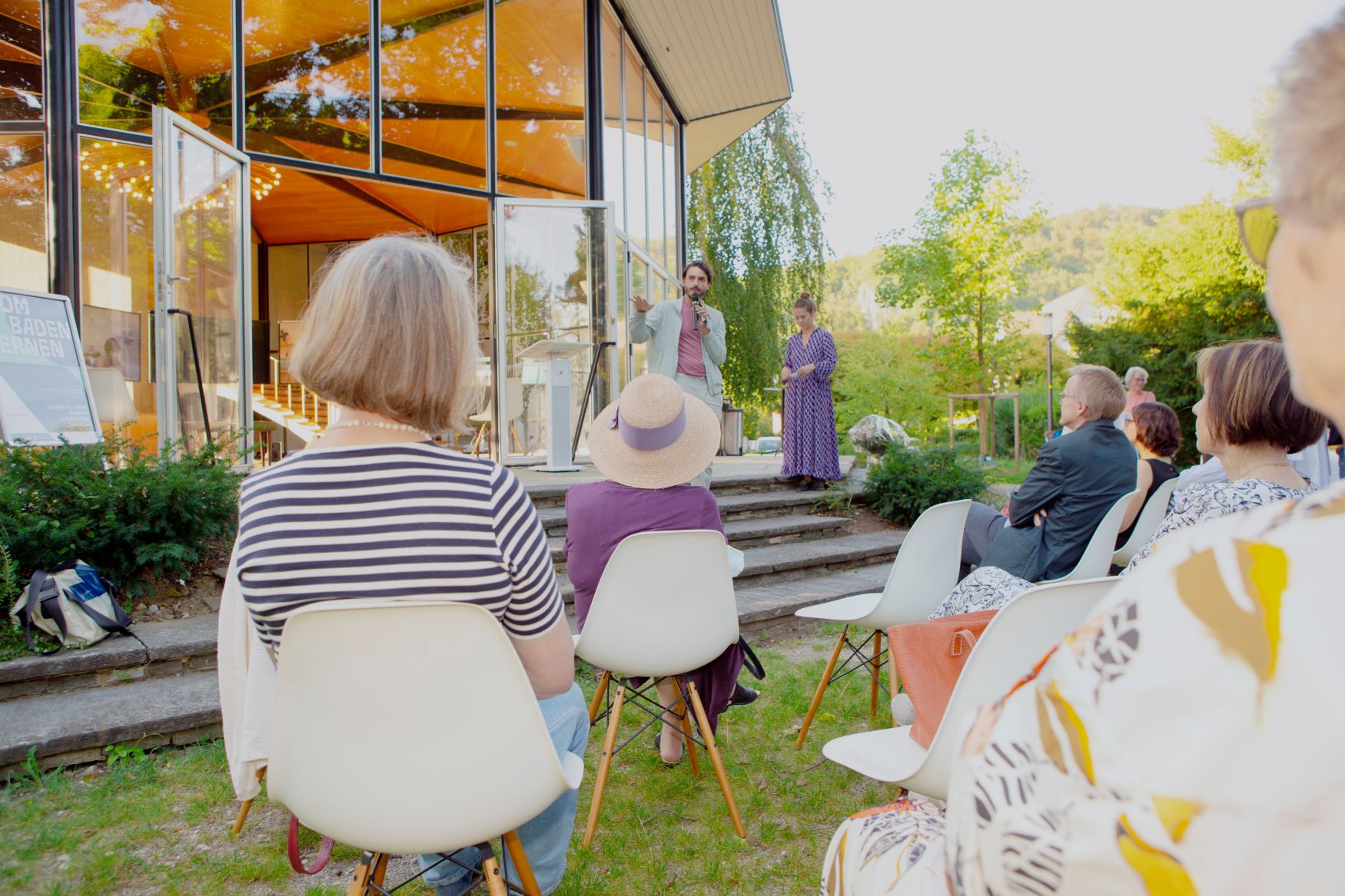 Eröffnung Vom Baden lernen, Bianca Kennedy, Bath the Pain away, Foto: Carla Schleiffer